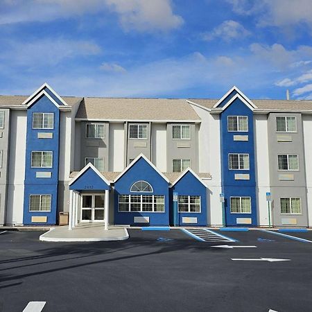 Microtel Inn & Suites By Wyndham Bushnell Exterior foto