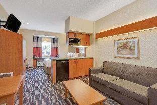 Microtel Inn & Suites By Wyndham Bushnell Habitación foto