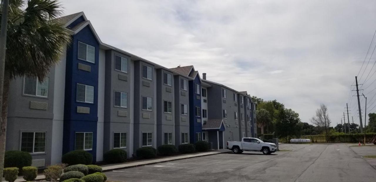 Microtel Inn & Suites By Wyndham Bushnell Exterior foto